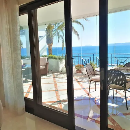 Luxury Frontal To The Sea In Doncella * 埃斯特波纳