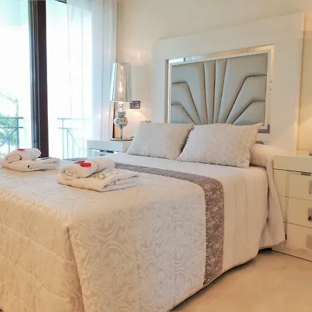 Luxury Frontal To The Sea In Doncella 埃斯特波纳
